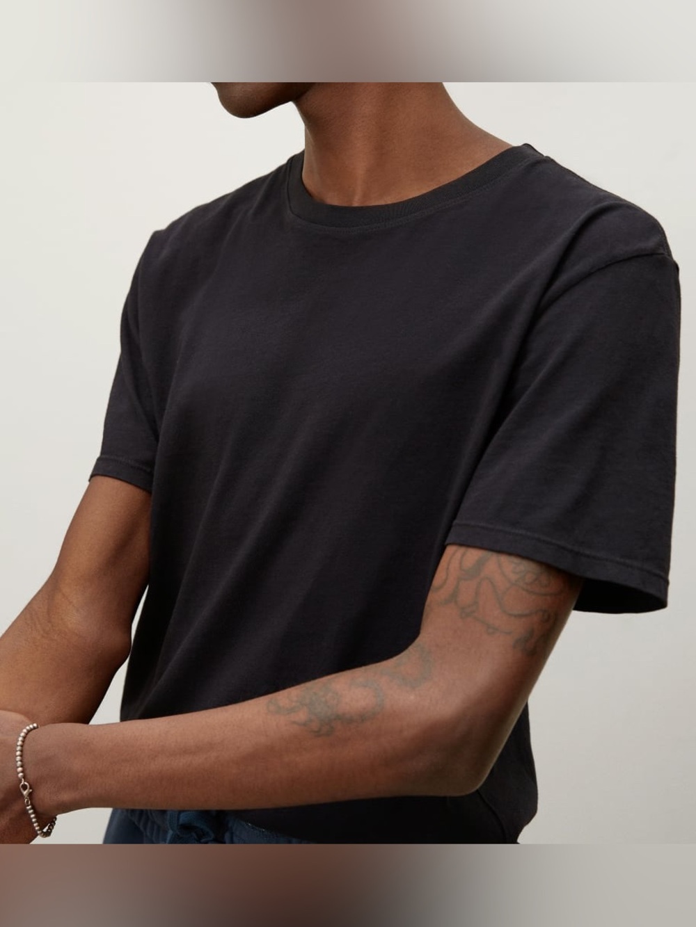 Everlane Uniform Organic Cotton Black Crewneck Tee Shirt Size Medium - Picture 3 of 12